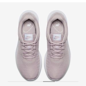 Nike Women Tanjun Shoes